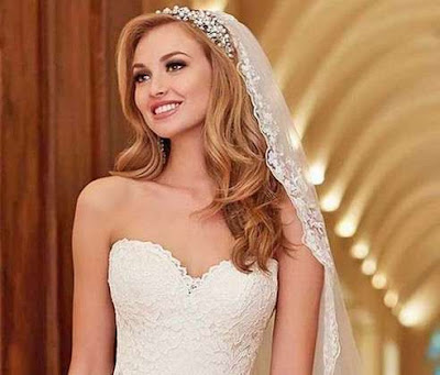 Peinado de Novia con Tiara y Velo Peinado de Novia con Tiara y Velo