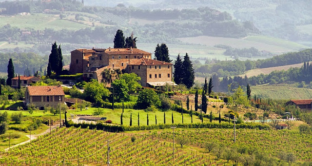 Vinícolas na região de Chianti em Lucca Vinícolas na região de Chianti em Lucca