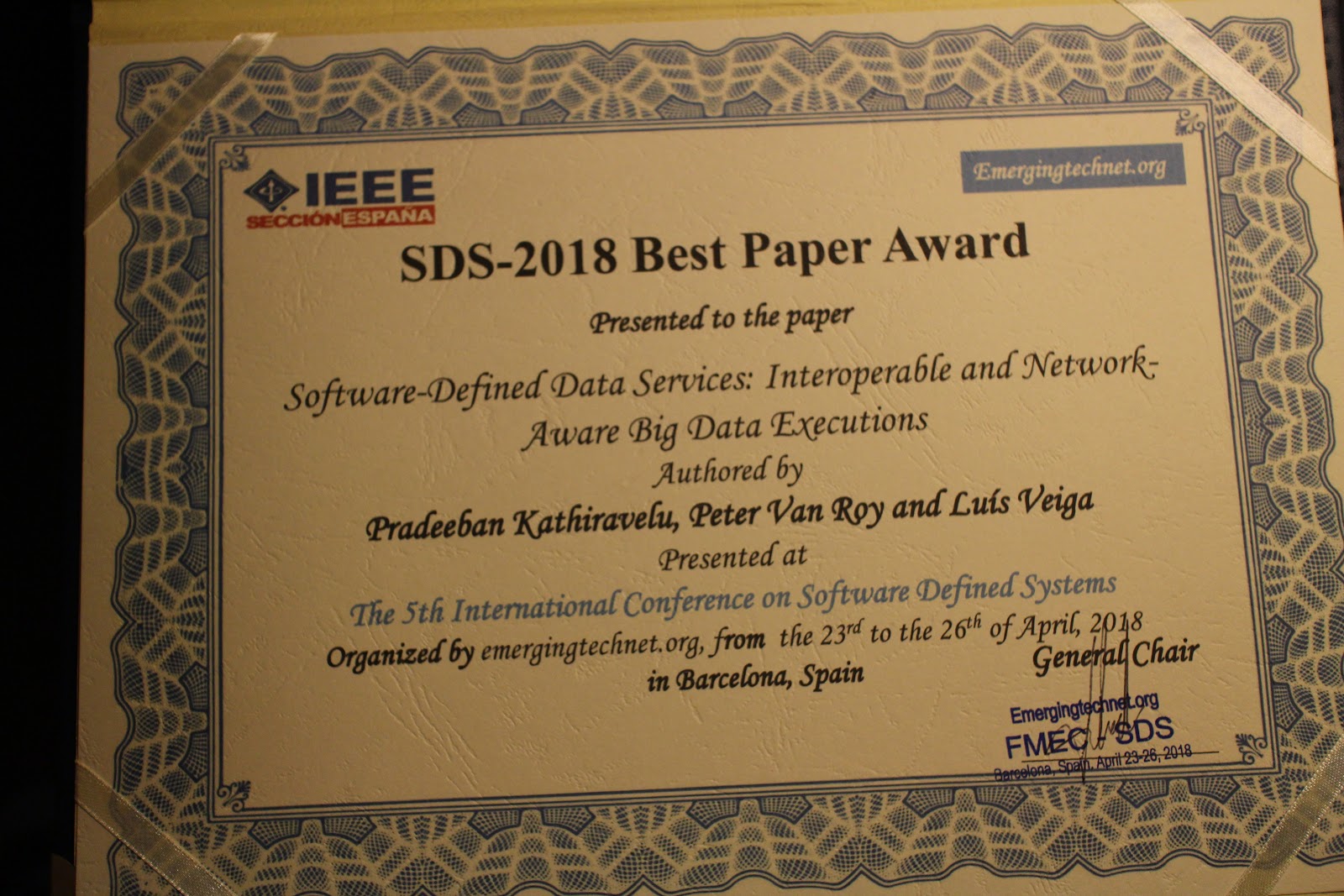 Llovizna Software Defined Data Services Interoperable And