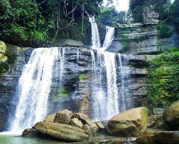 Daftar Tempat Wisata Air Terjun di Jawa Timur Daftar Tempat Wisata Air Terjun