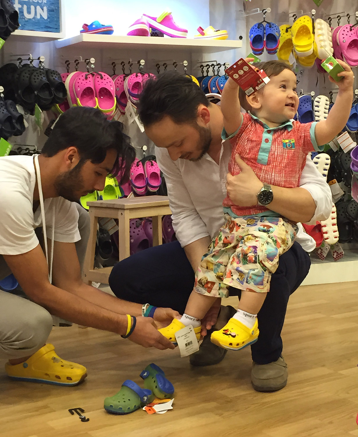YAZ İÇİN AYAKKABI TERCİHİMİZ CROCS VE CROCS MÜJDESİ - ! ! NİMO STYLO