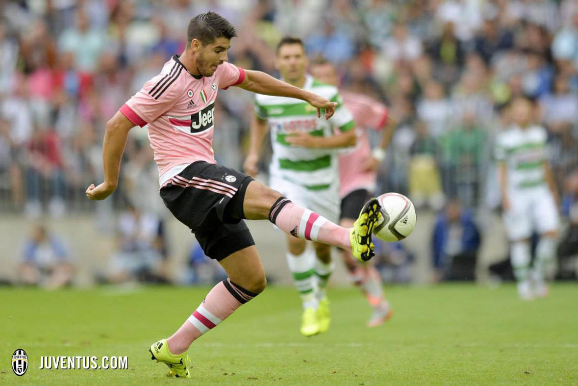 Lastig Gronden wasserette Pretty in Pink - Juventus 15-16 Away Kit | On-Pitch Debut - Footy Headlines