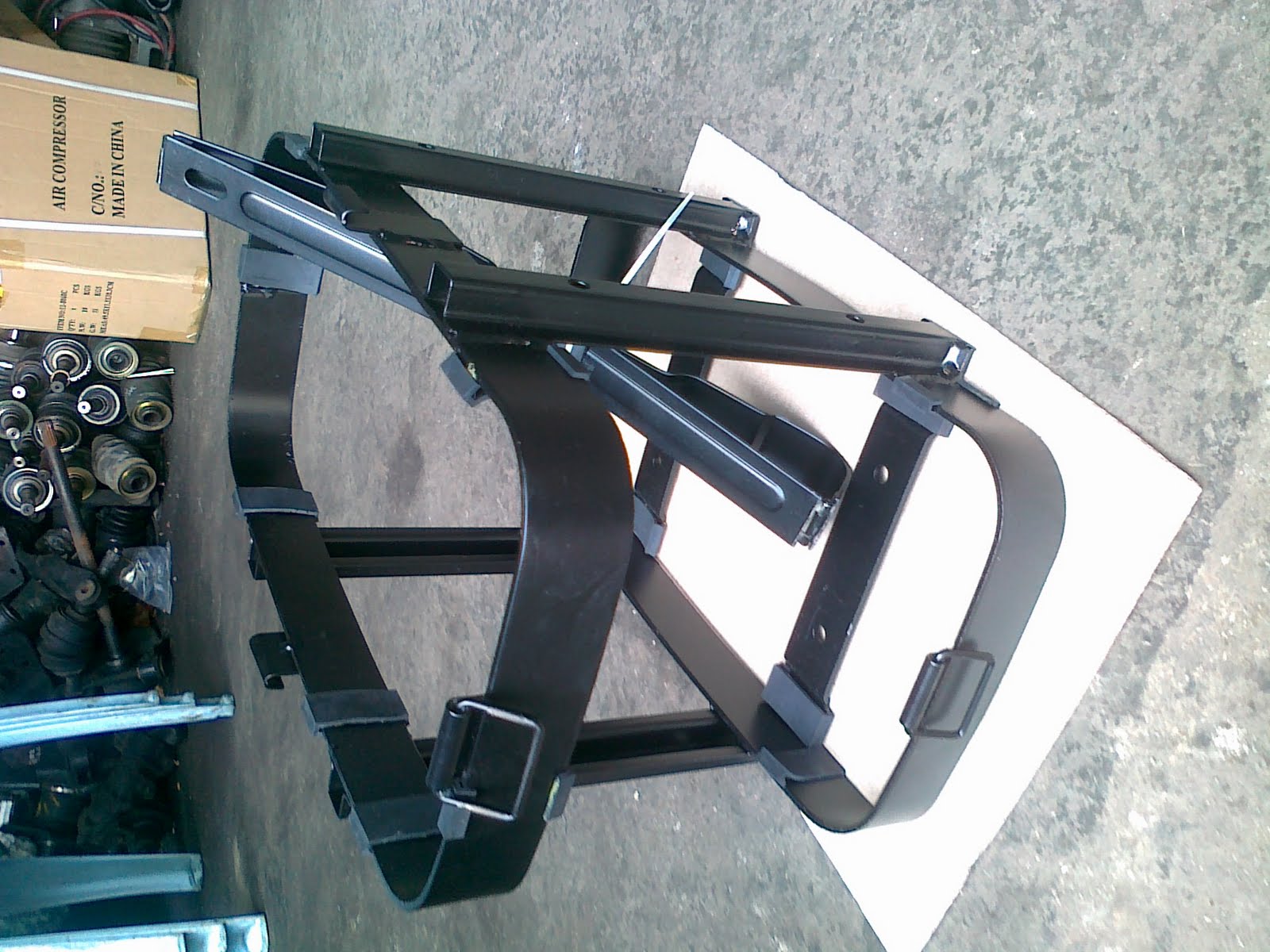 BALA AUTO 4x4 Jerry Can Bracket