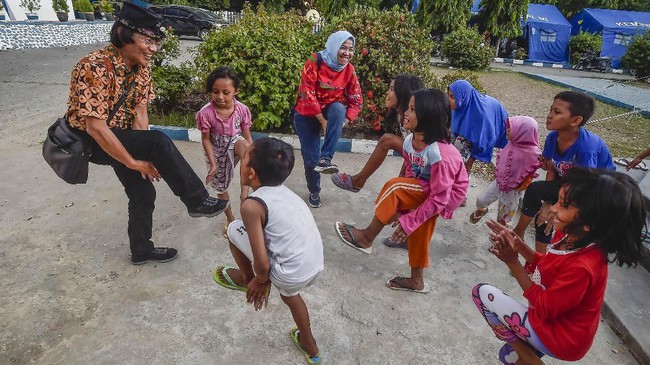 Foto Anak-Anak Korban Gempa Palu Foto Anak-Anak Korban Gempa Palu