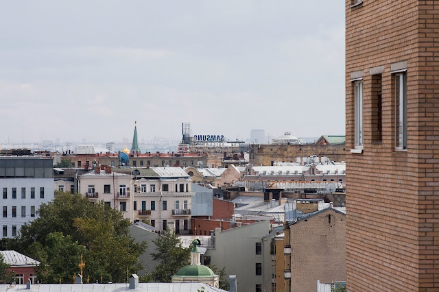 вид с крыши жилого дома на улице Малая Дмитровка