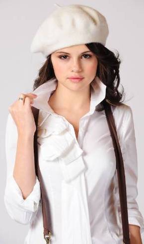 Selena Gómez Foto de Selena Gómez con gorro