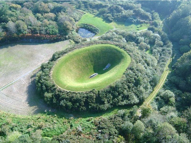Craters 'Bowl at the sky