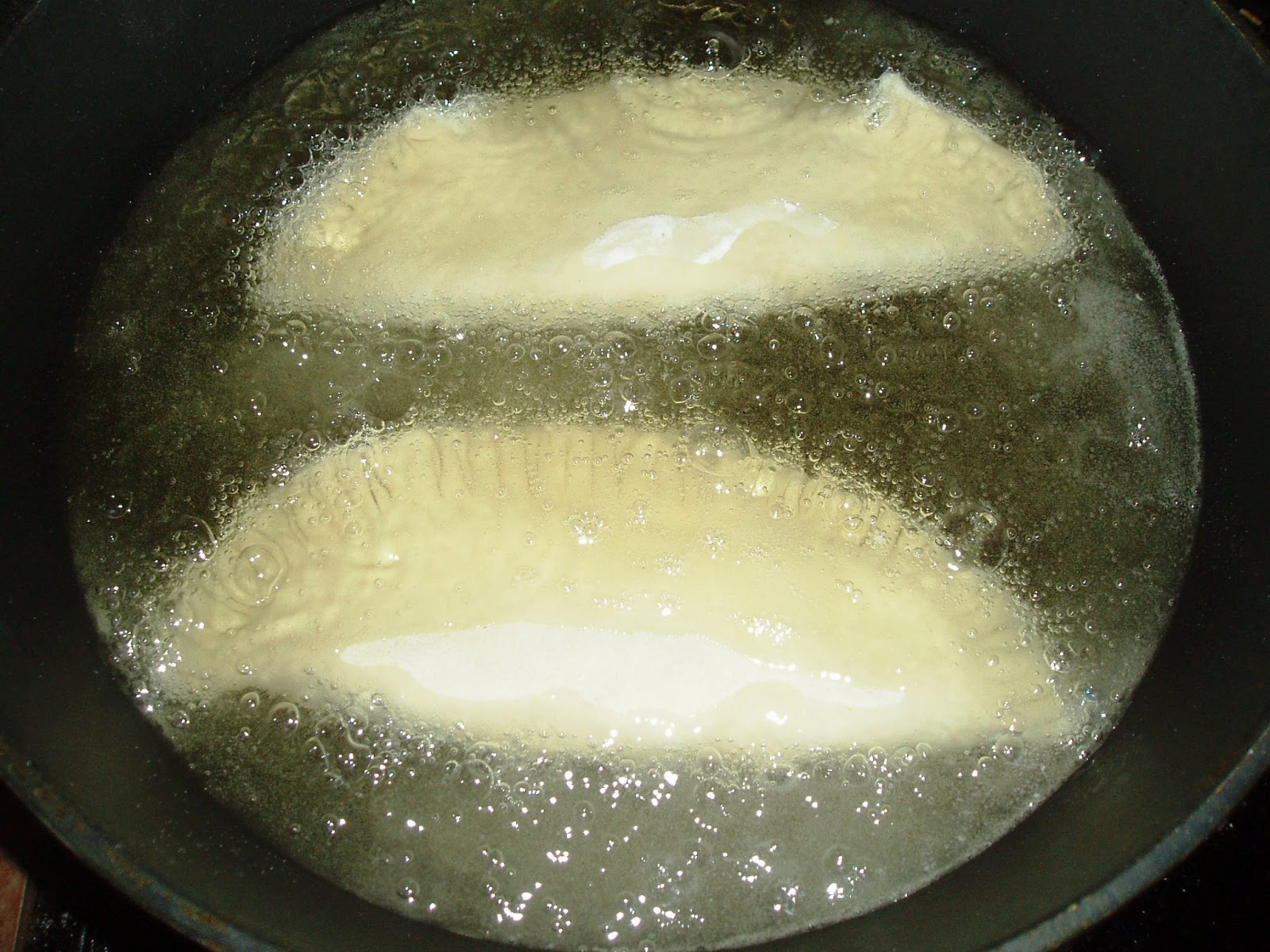 Чебуреки в масле на сковороде