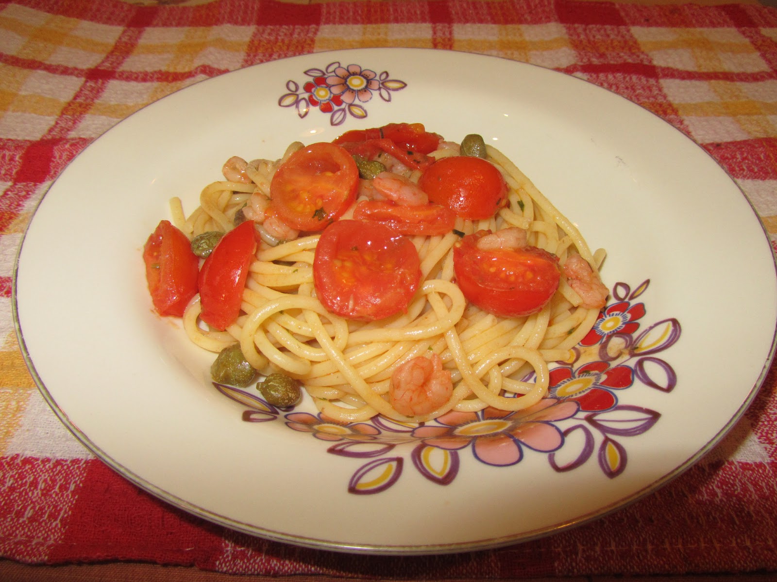 Cook a bit..or a bit of a cook Anchovy and shrimp spaghetti