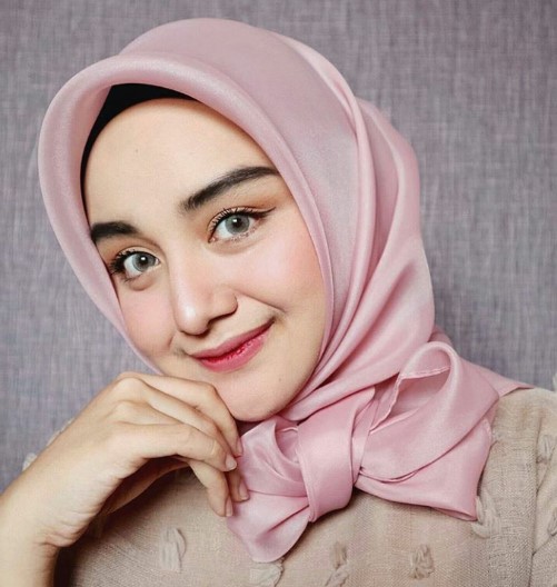 √ 30 Model Kerudung Wisuda Modern Kekinian Terbaru Paling Populer