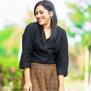 Rashmi Gautam latest transparent saree and sleeveless blouse photos from extra jabardasth tv show | Telugu anchor hot Navel Queens Rashmi Gautam latest transparent saree and sleeveless blouse photos from extra jabardasth tv show | Telugu anchor hot Navel Queens