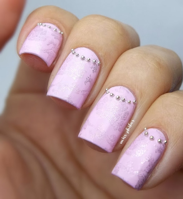 Marie Antoinette nails