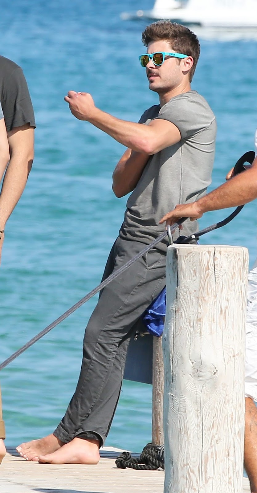 Straight Jock Feet Hottie Zac Efron once again...