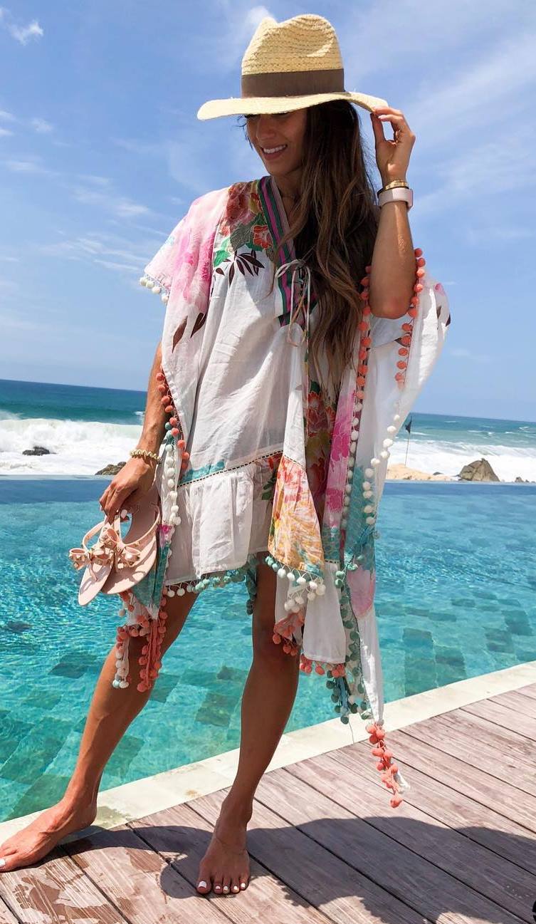 what to wear at beach : hat + printed tunic + slides