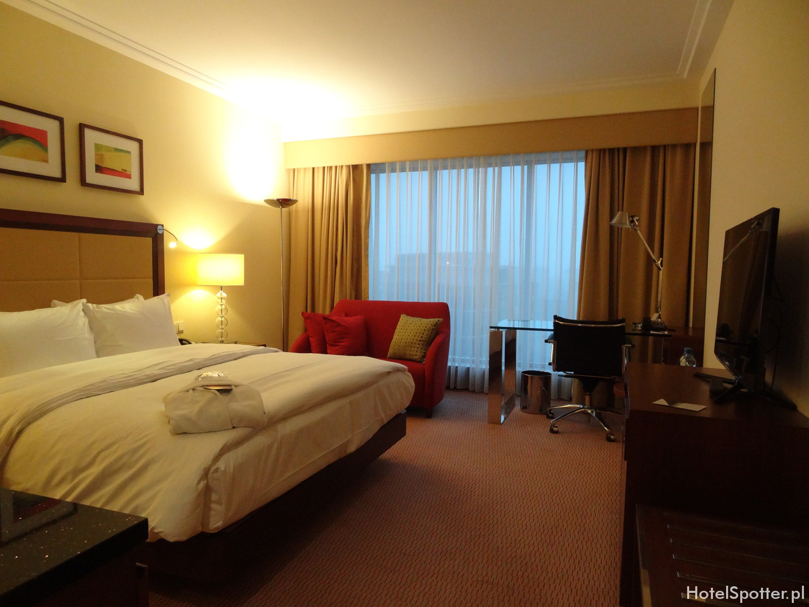 Hilton Warsaw Hotel - najtanszy pokoj Guest Room