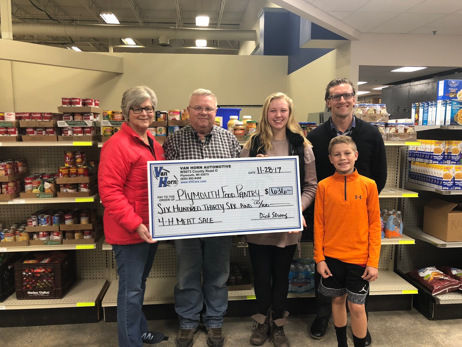 Van Horn Gives Back To The Food Pantry Van Horn Automotive Group