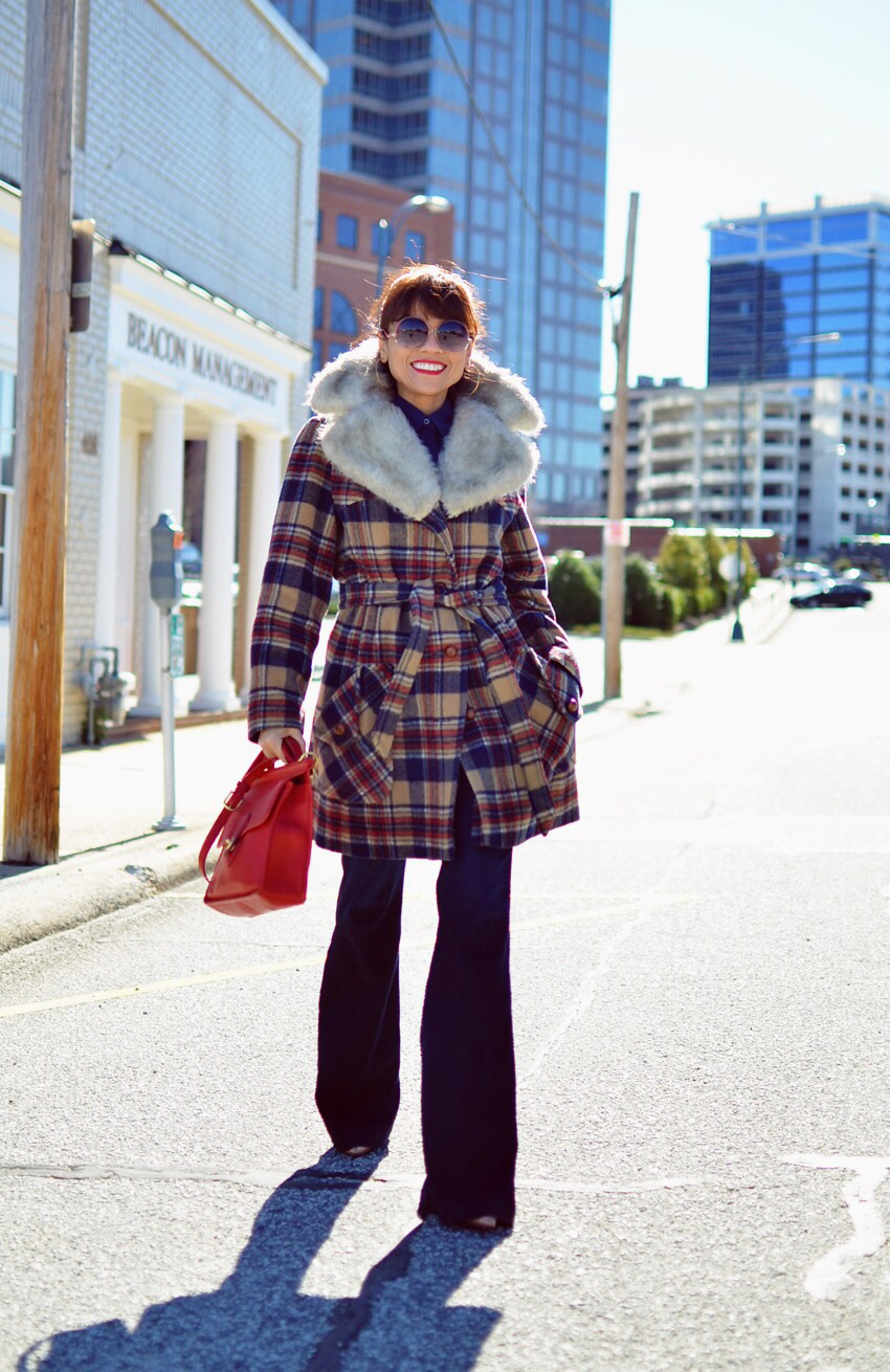 Fur collar coat street style Fur collar coat street style