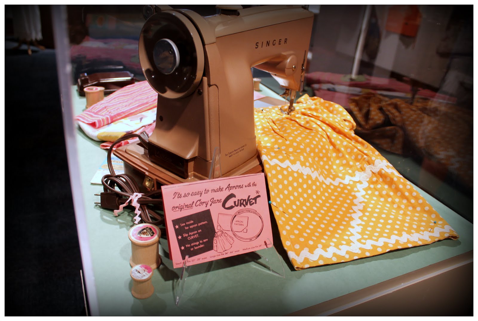 *my house is cuter than yours* Notions Department Curvet Apron hoop