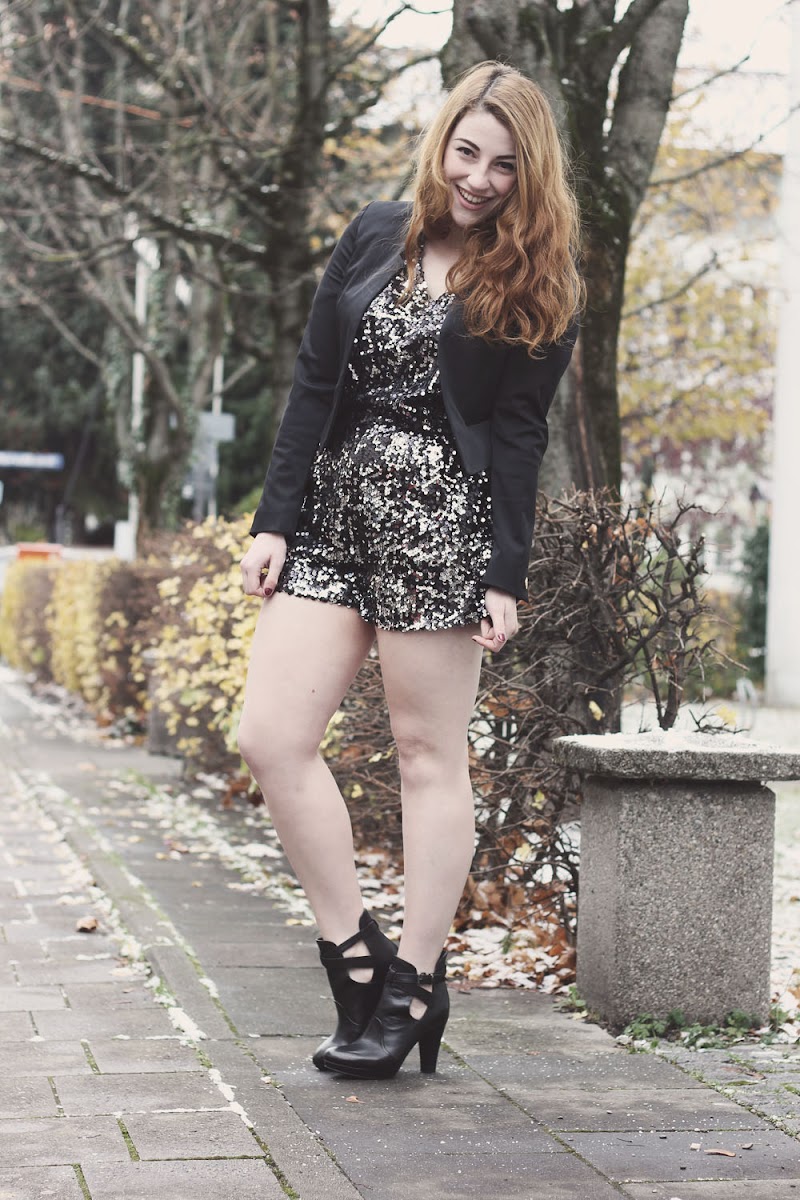 black tuxedo jacket outfit