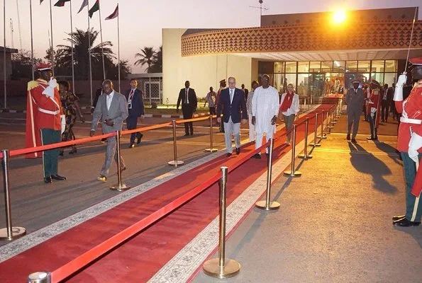 Prince Albert II and Princess Charlene came to Ouagadougou Airport and to return to Monaco