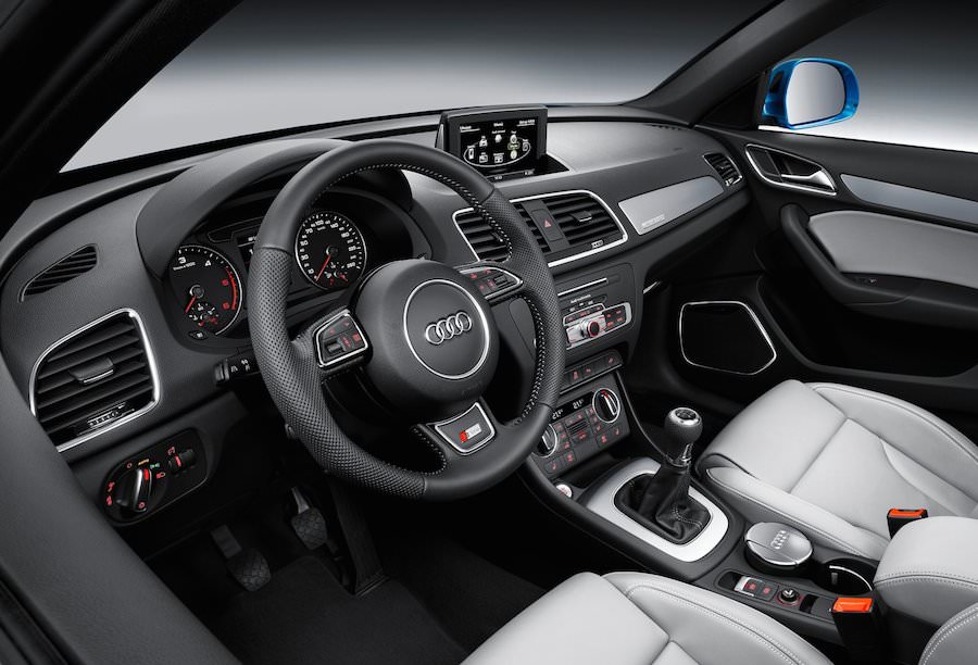 アウディQ3 RS Q3 新型　2015