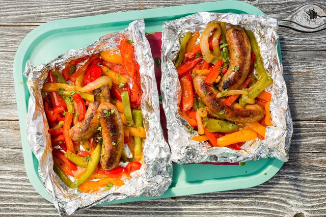 Sausage and Peppers Foil Pack - food-drink-recipes.com Sausage and Peppers Foil Pack - food-drink-recipes.com