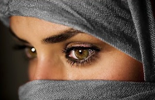 Hard work woman from Saudi Arabia - veiling