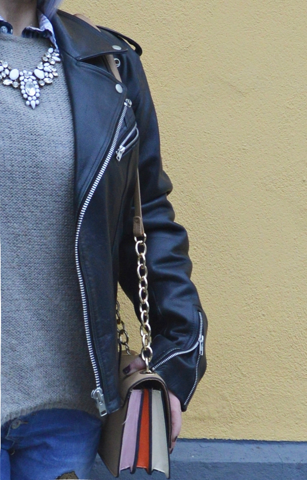 Black Leather Biker Jacket Oversized - Streetstyle im Winter