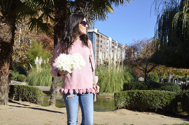 pink_pompons_pullover_sweater_look_outfit_trends_gallery