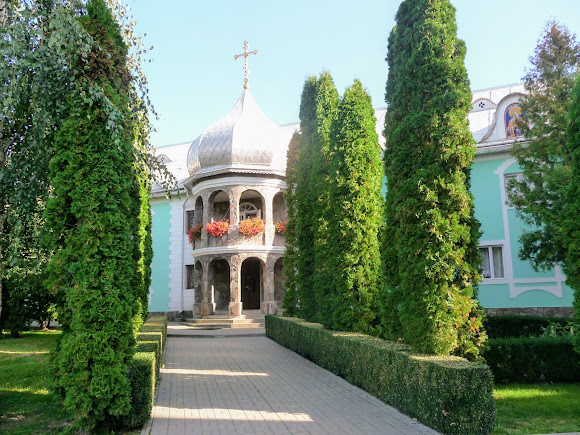Банчены. Свято-Вознесенский монастырь
