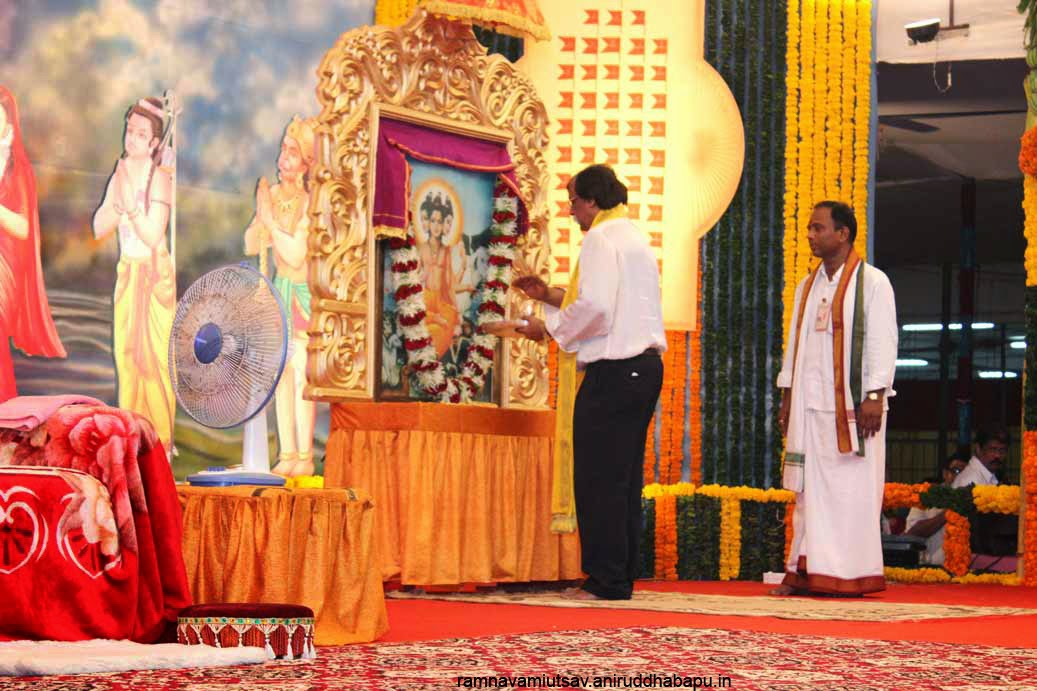 Ramnavami - Bapu Performing Mahaaarati aniruddha bapu, bapu, aniruddha, ramnavami, ram, shriram,aarati, Dattaguru