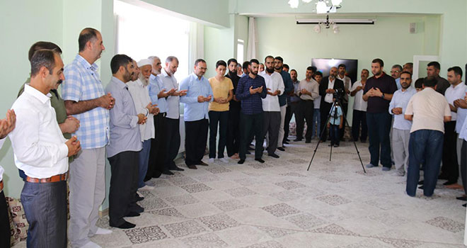 Müslümanlar mezhep ve meşrep taassuplarını bir kenara atmalı Müslümanlar mezhep ve meşrep taassuplarını bir kenara atmalı
