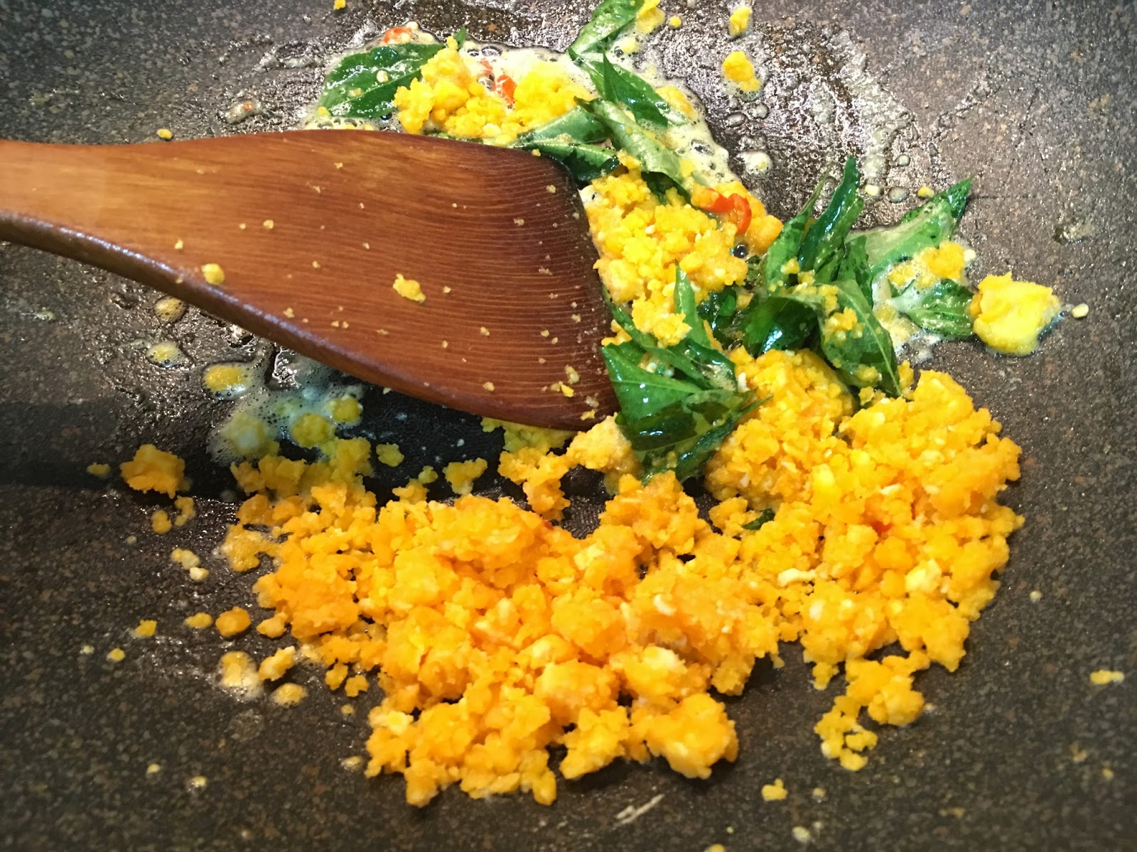 Enjoy cooking Salted Egg Potato Chips Recipe