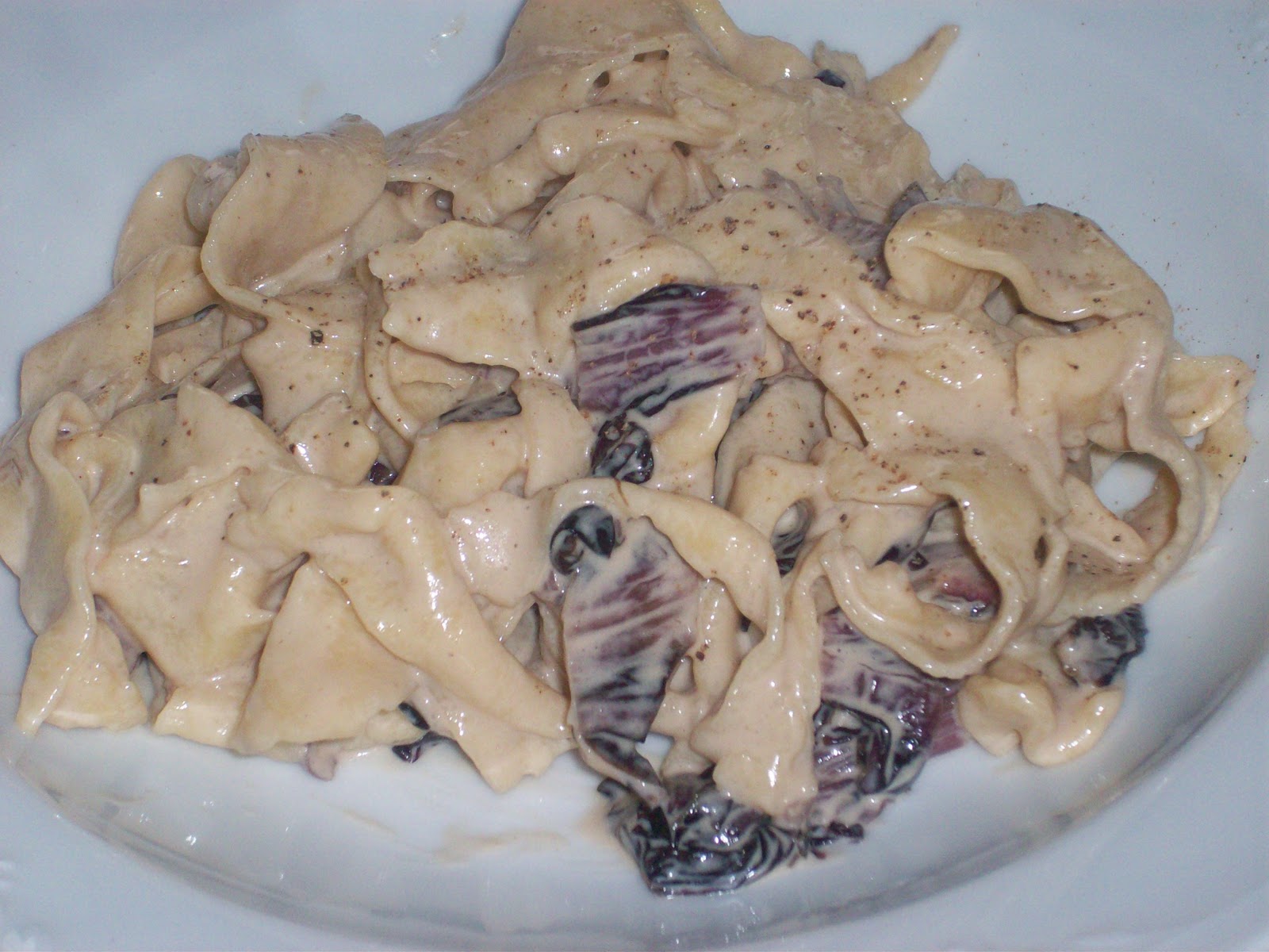 Valeria in Cucina Fettuccine al Radicchio e Guanciale in Crema di