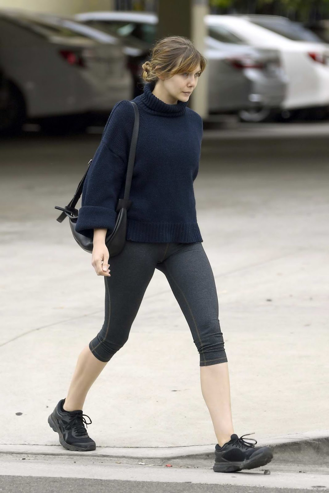 Elizabeth Olsen – Style Out in Leggings in Los Angeles – Celebrity Style