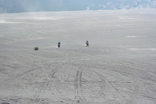 pasir berbisik gunung bromo spot foto cantik di gunung bromo