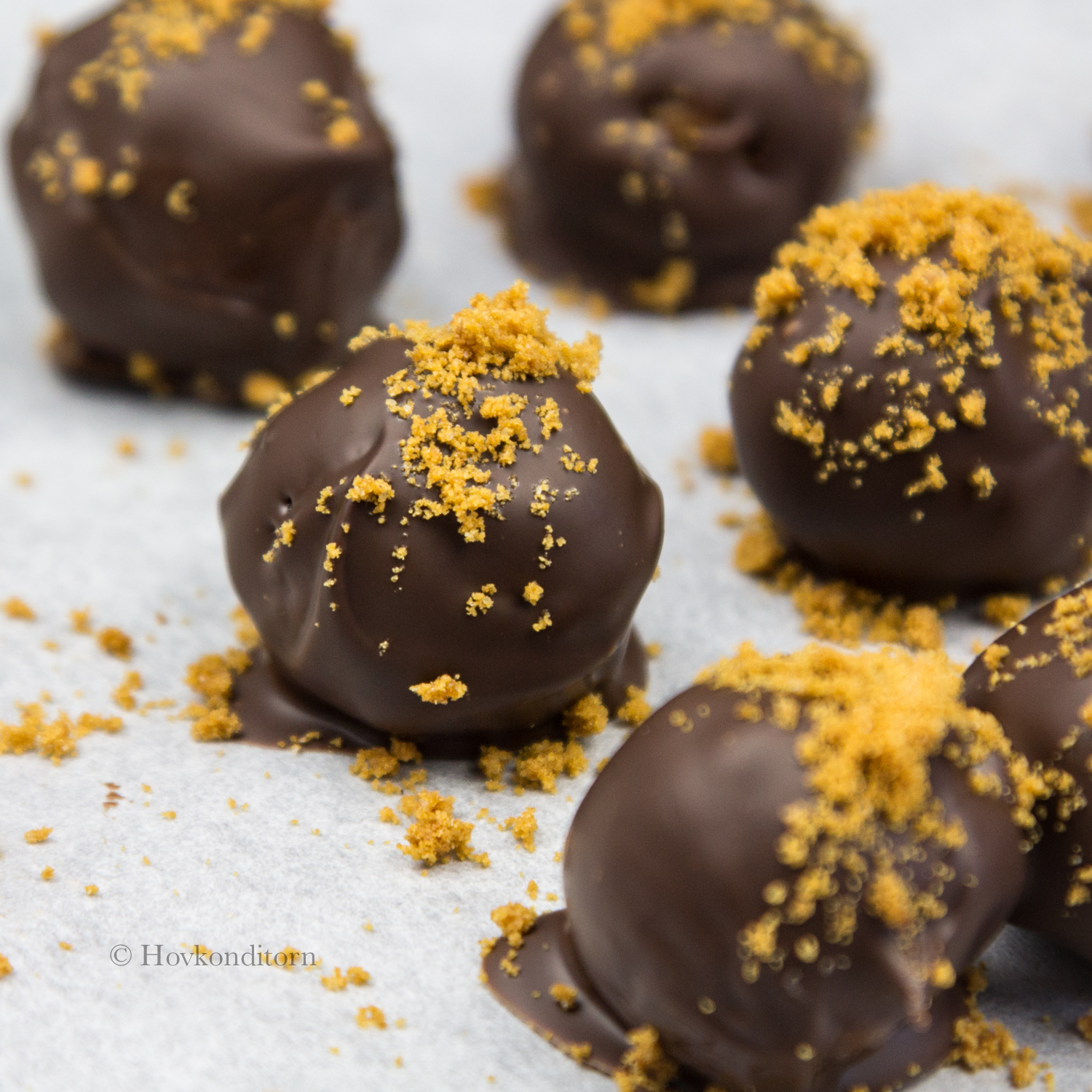 Hovkonditorn Gingerbread Balls with Chocolate