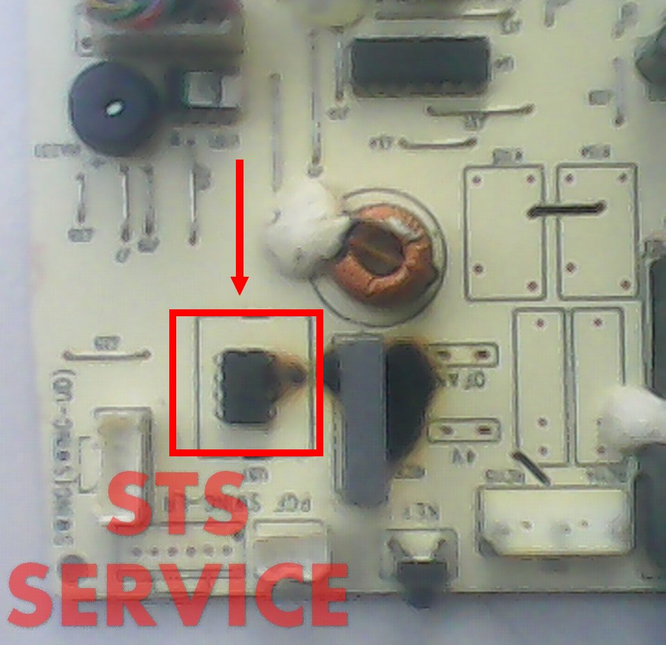 Karena di PCB tidak hanya 1 IC, untuk mencarinya biasanya IC yang satu ini  tidak jauh dengan kapasitor Fan.