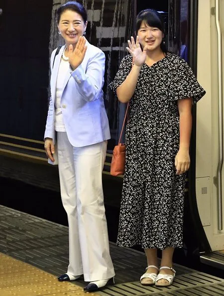 Emperor Naruhito, Empress Masako and Princess Aiko returned to Tokyo after a weekend holiday at Suzaki Imperial Villa