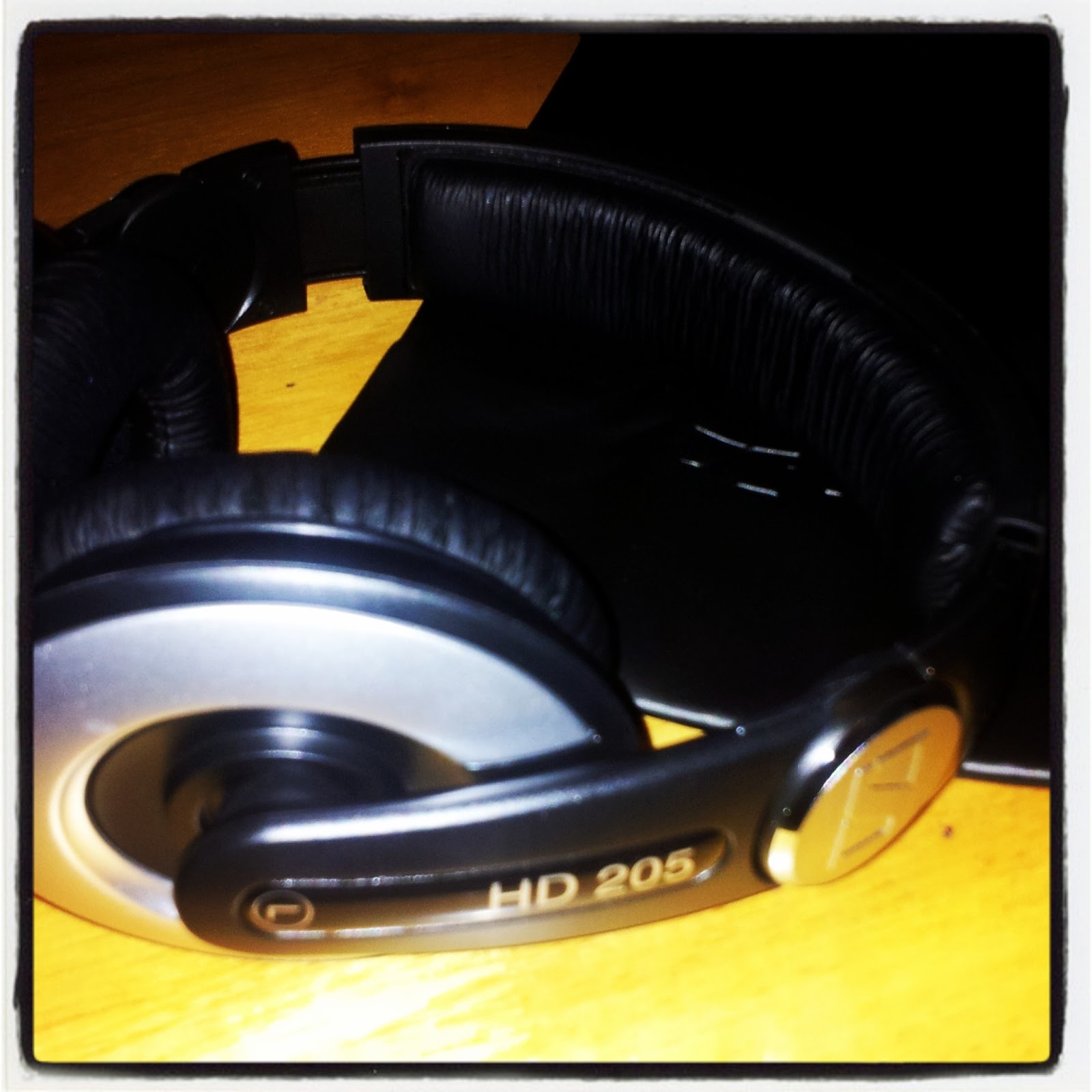 Sennheiser hd 250 headphones hotsell