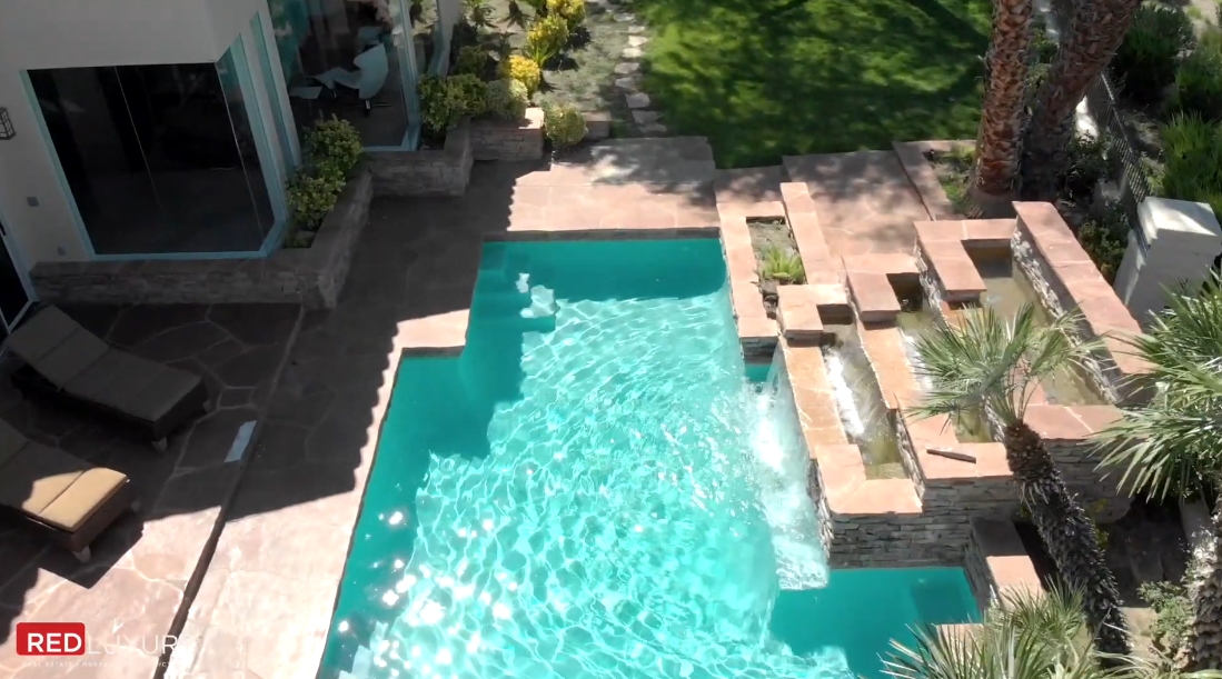 Tour 39 Princeville Ln, Las Vegas vs. 25 Interior Design Photos