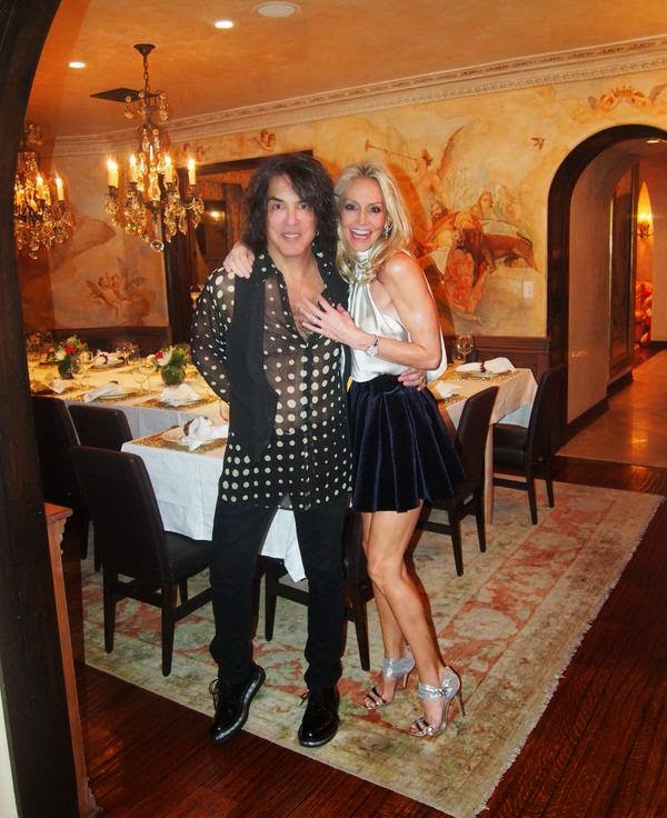 KISS LA BANDA MÀS CALIENTE DEL MUNDO CENA DE PAUL STANLEY CON SU