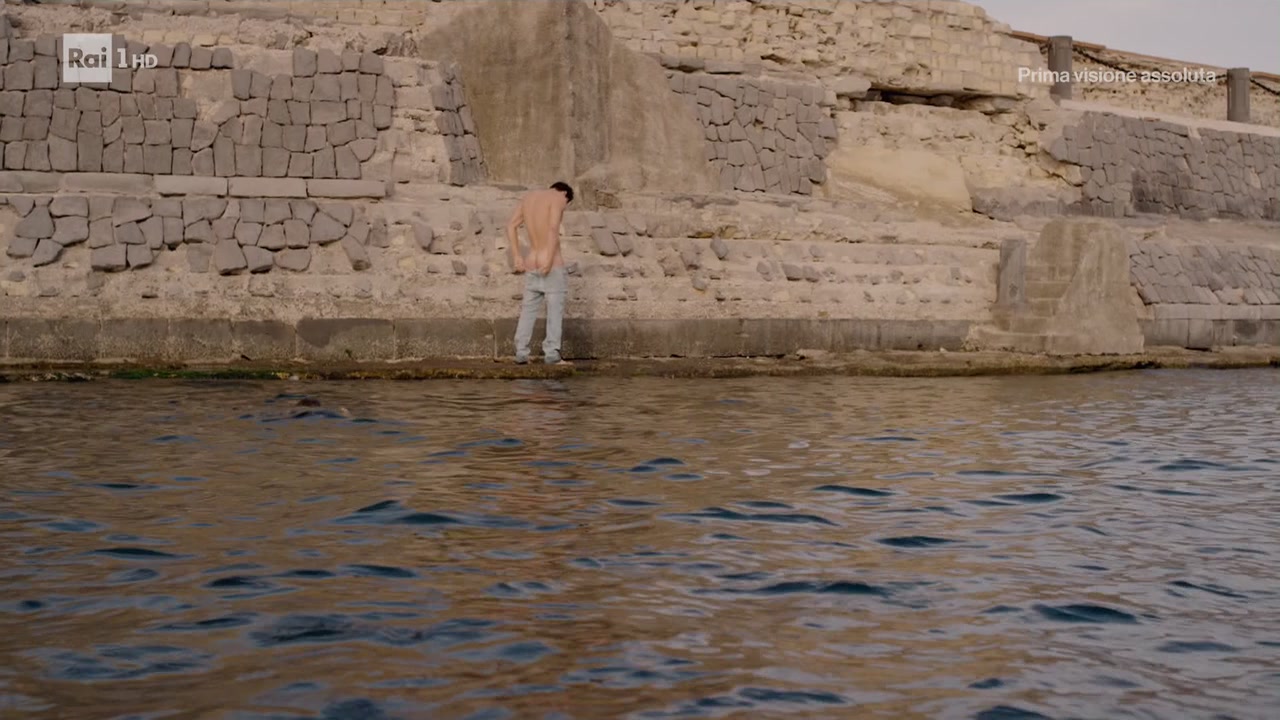 Michele Morrone naked in 'Sirene' - S01E02