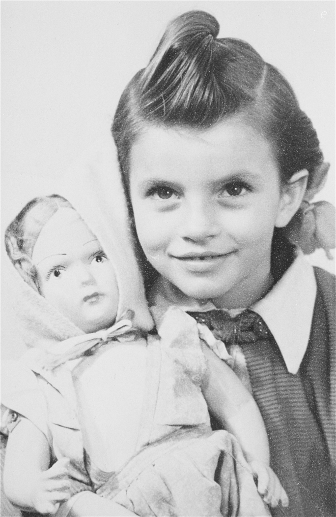 Children of War 17 Vintage Photos of Little Girls Posing With Their