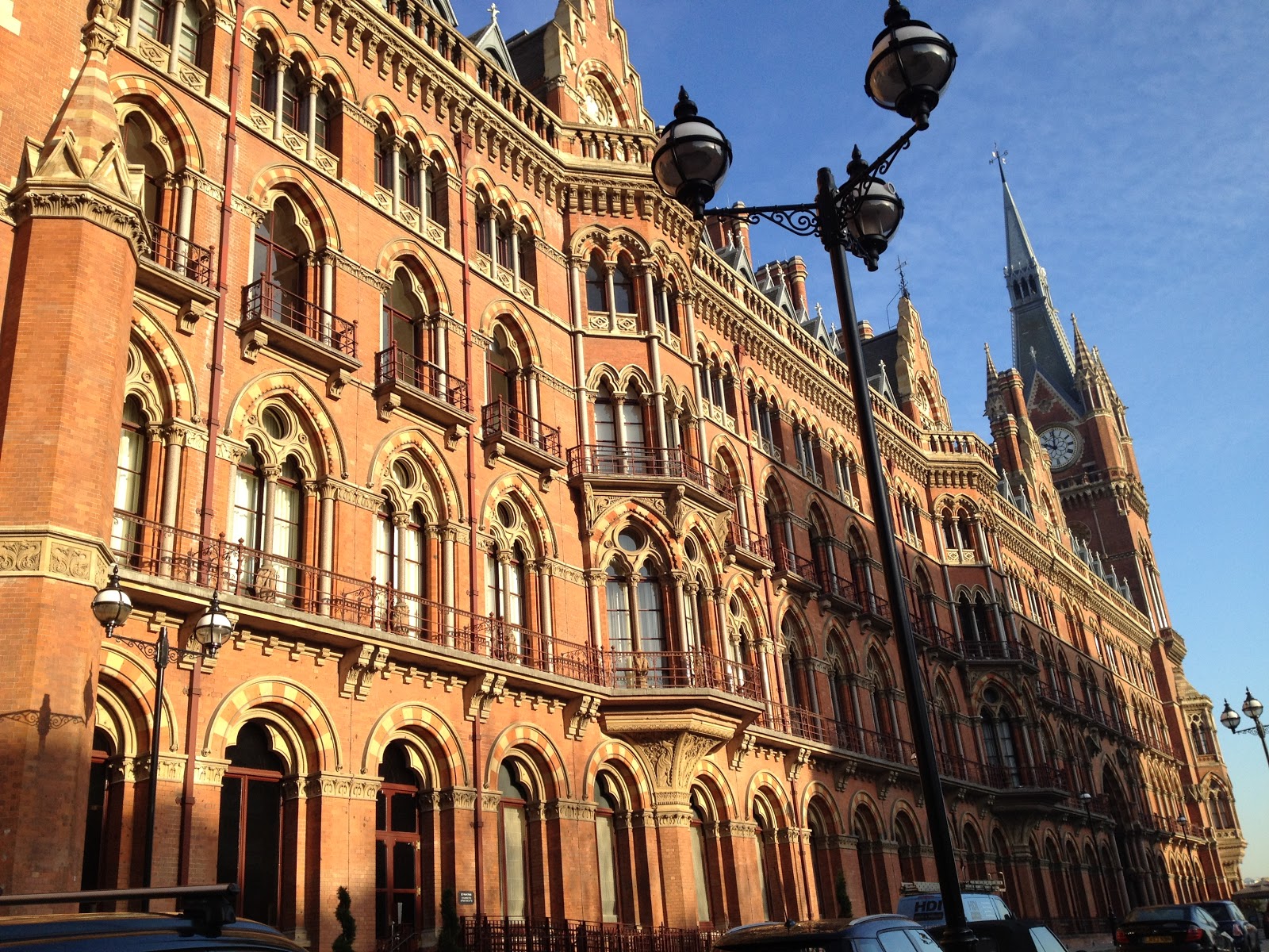 Chez Roselyne ST PANCRAS RENAISSANCE HOTEL