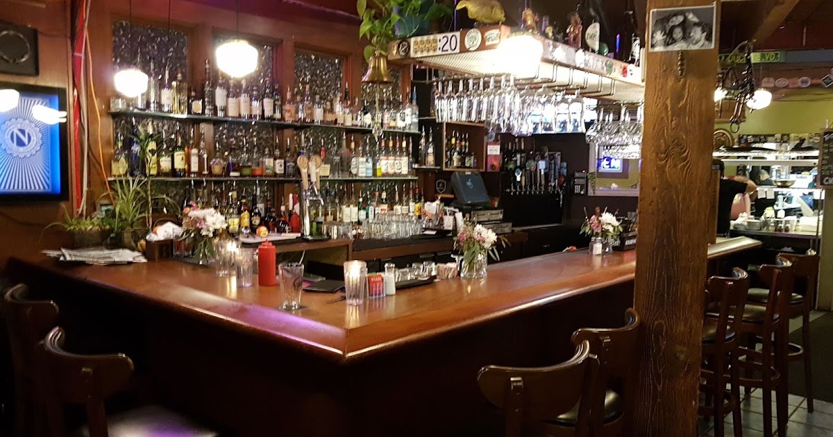 Jeeps Pubs Taverns and Bars Cornucopia Bar & Burgers (Eugene, Oregon U.S.A.)