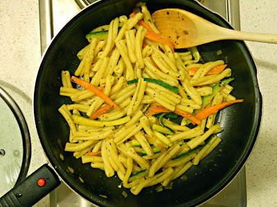 casarecce al curry con verdure croccanti - curry pasta with vegetables