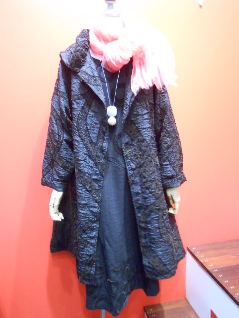 FashionVillage Shopblog 【ファッションヴィレッヂ ショップブログ】: 新作＊ブラックシリーズのオータムコート