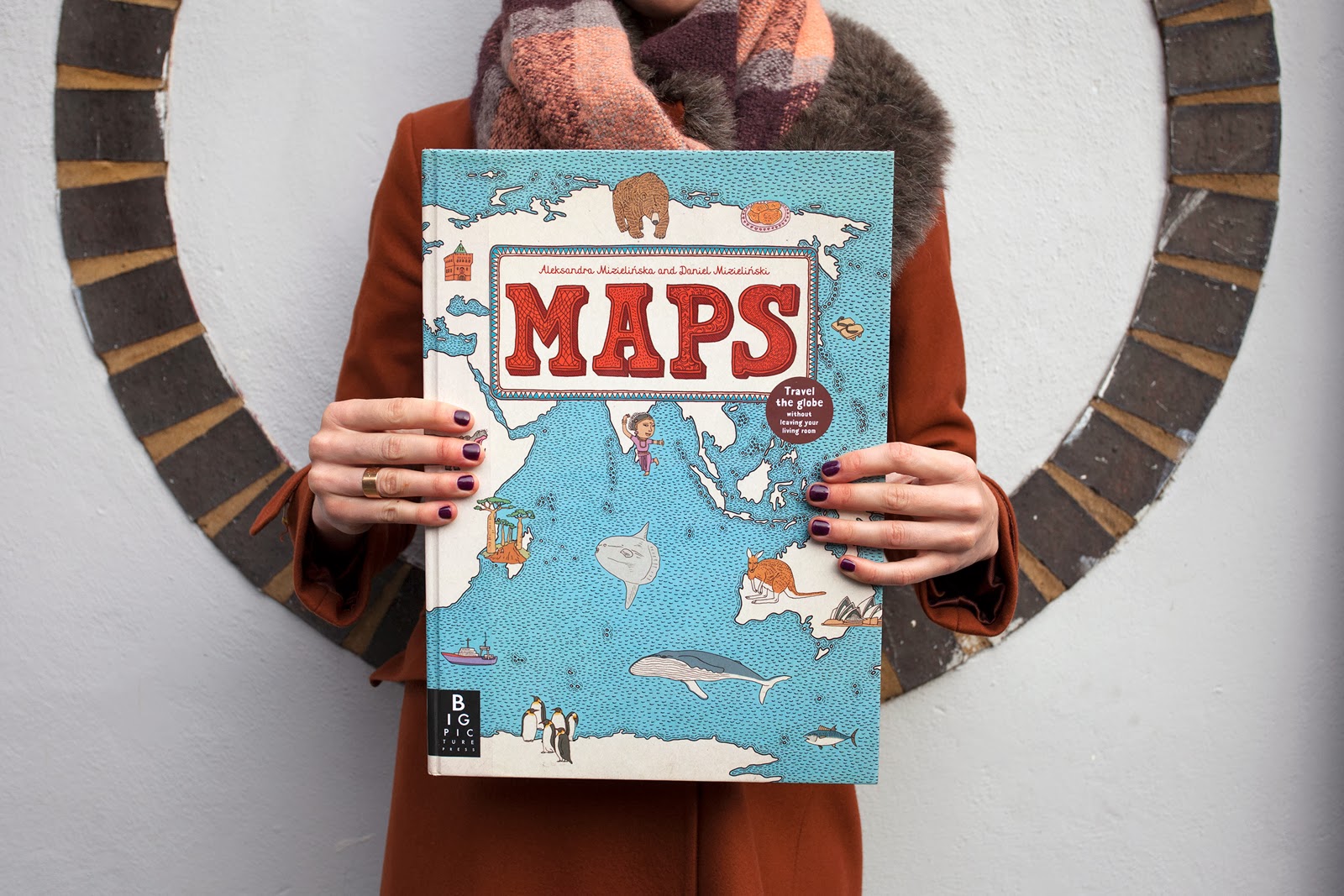Portada del libro MAPS, Atlas ilustrado por Aleksandra Mizielinska y Daniel Mizielinski