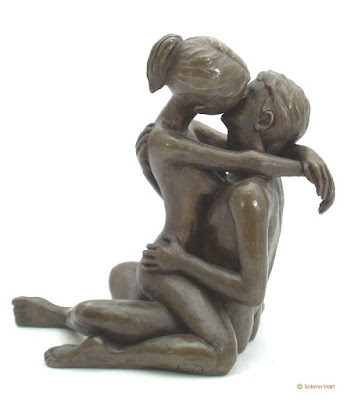 Le polyamour (de l'anglais polyamory), pluriamour, amour plural, amour-camaraderie (vieilli) ou non-exclusivité relationnelle, est une éthique des relations amoureuses basée sur le rejet de l'obligation d'exclusivité (sentimentale et sexuelle), l'égalité et l'honnêteté entre partenaires, et le respect de l'individualité et de l'autonomie de chacun. Ce terme est également utilisé pour désigner les modes de vie qui en découlent, principalement caractérisés par la possibilité pour une personne d'être simultanément impliquée dans plusieurs relations amoureuses. Le terme « polyamoureux » (ou « poly ») désigne les personnes adhérant à cette éthique — qu'ils soient ou non présentement engagés avec plusieurs partenaires — ainsi que les relations et les couples basés sur ces principes. Ces « relations polyamoureuses » peuvent prendre des formes très diverses, le polyamour prônant la négociation par les partenaires des modalités de la relation.